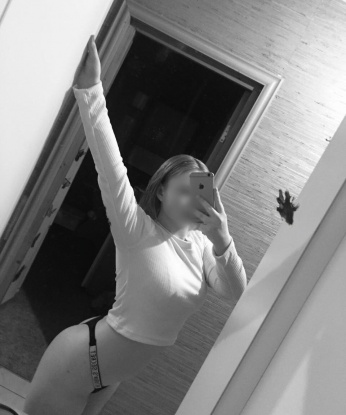 Нежная и состоятельная индивидуалка, идеальный выбор для тех, кто ищет не только красоту, но и умное общение. Я обладаю прекрасной фигурой и роскошными формами, способными удовлетворить самых изысканных гурманов. У меня есть все, чтобы превратить вашу встречу в незабываемое приключение. Возможны различные услуги, адаптированные к вашим предпочтениям. Фото соответствуют действительности, ведь я заботливо следю за собой. Живу в Москве, познакомимся? 😉🌸 2074, 19 лет