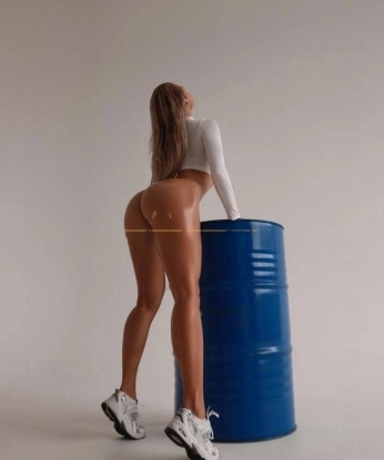 С удовольствием проведу время с тобой, окунувшись в мир страсти и наслаждения. Мои услуги включают все, что ты только пожелаешь: классический секс, оральный секс, анальный секс, эротический массаж, ролевые игры и многое другое. Я всегда открыта для экспериментов и готова исполнить все твои фантазии. Наши встречи будут полны нежности, страсти и релаксации. У меня множество положительных отзывов от предыдущих клиентов, которые оценили мои навыки и мою привлекательность. Фото в моем альбоме будут подтверждением моей красоты и сексуальности. Позволь мне сделать твои фантазии реальностью и доставить незабываемое наслаждение! 🌹❤️🔥 6676, 25 лет