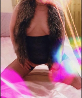 Живу я в красивой Москве, где каждое свидание со мной станет незабываемым приключением. Мои услуги - это не только физическое удовольствие, но и искусство передать друг другу максимум эмоций и наслаждения. Устал от серости повседневности? Позволь мне окунуть тебя в океан страсти и насладиться каждым мгновением вместе. Я мастерица в погружении в мир интимных желаний и сделаю все, чтобы ты ощутил настоящую насыщенность жизни. Возможностей у меня множество, а все они направлены на то, чтобы ты получил истинное удовольствие. Мои отзывы говорят сами за себя - мои клиенты остаются довольны и возвращаются ко мне снова и снова. Фото тоже прилагаю, чтобы ты смог представить себя возле меня и почувствовать всю силу нашей страсти. Время проведенное со мной будет незабываемым, доверься мне и окунись в мир искушений. 💋🔥 8081, 24 года